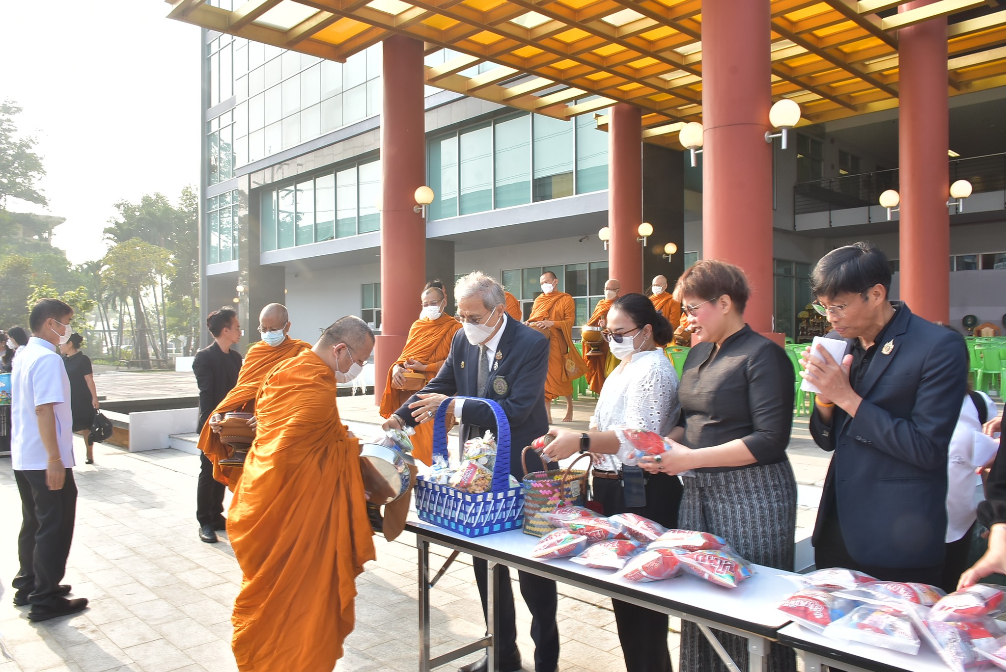 (16/01/2569) พิธีทำบุญตักบาตรเนื่องในวันปีใหม่ มรภ.พระนคร